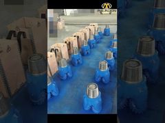 Een partij tricone bit.